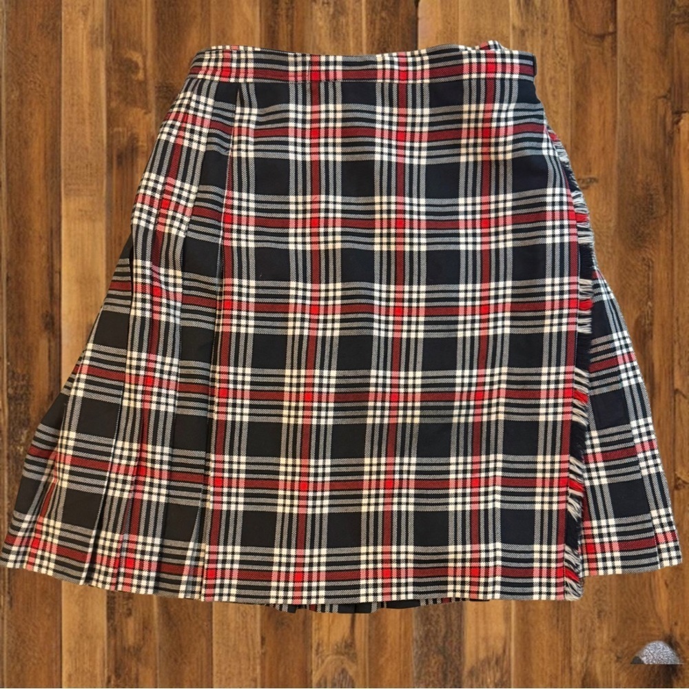 🍁 Classic Tartan Wool Pleated Skirt – Size 10 | Made in Canada